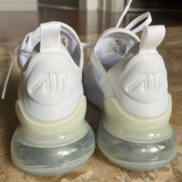 NIKE AIR MAX 270 - Picture 8 of 9